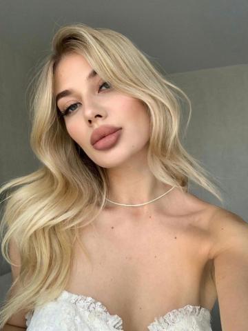 Полина